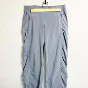Athleta La Viva Unlined Pants Size 6 Grey